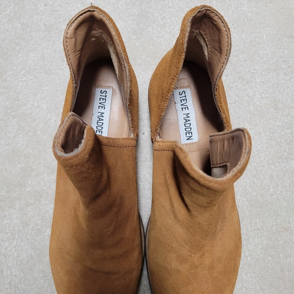 PRE-OWNED STEVE MADDEN SHARINI CUT-OUT BOOTIES - Picture 3 of 7